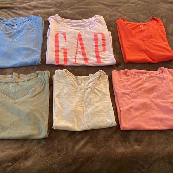 GAP Tops - GAP Bundle Size M